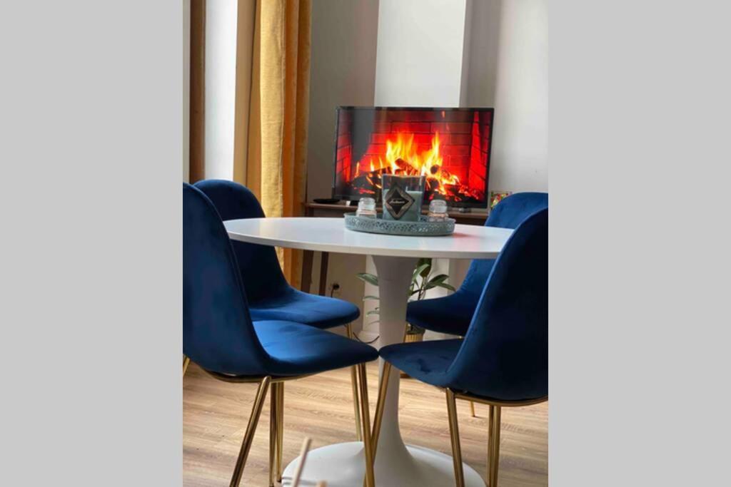 Luxury 1Bedroom Apartment Μον Εξωτερικό φωτογραφία